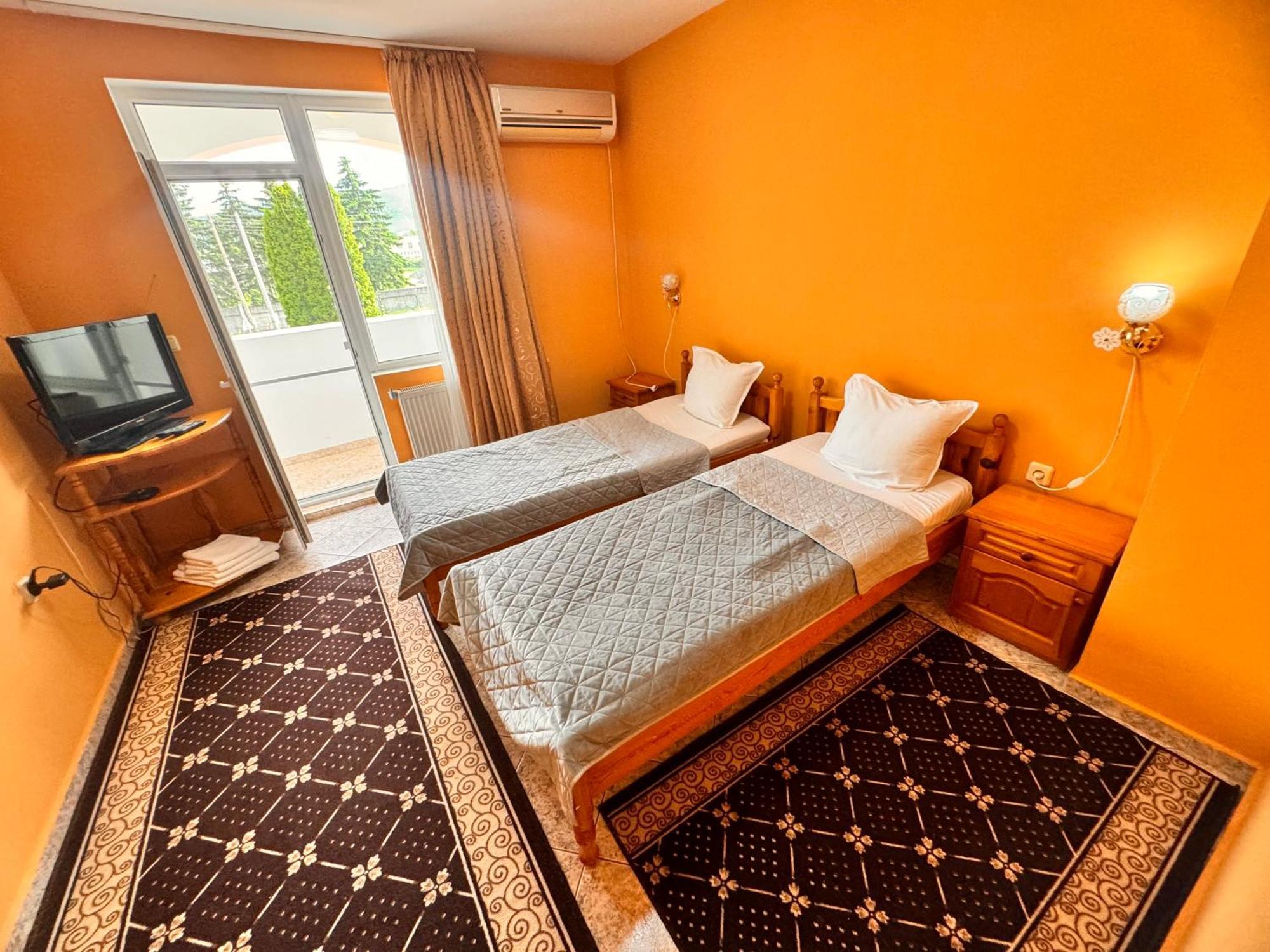 Motel International Berkovitsa Extérieur photo