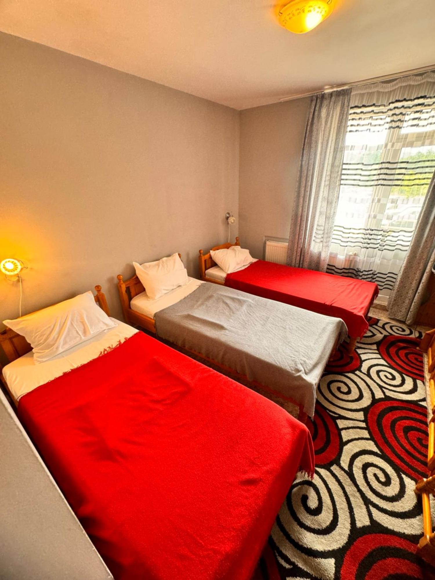 Motel International Berkovitsa Extérieur photo