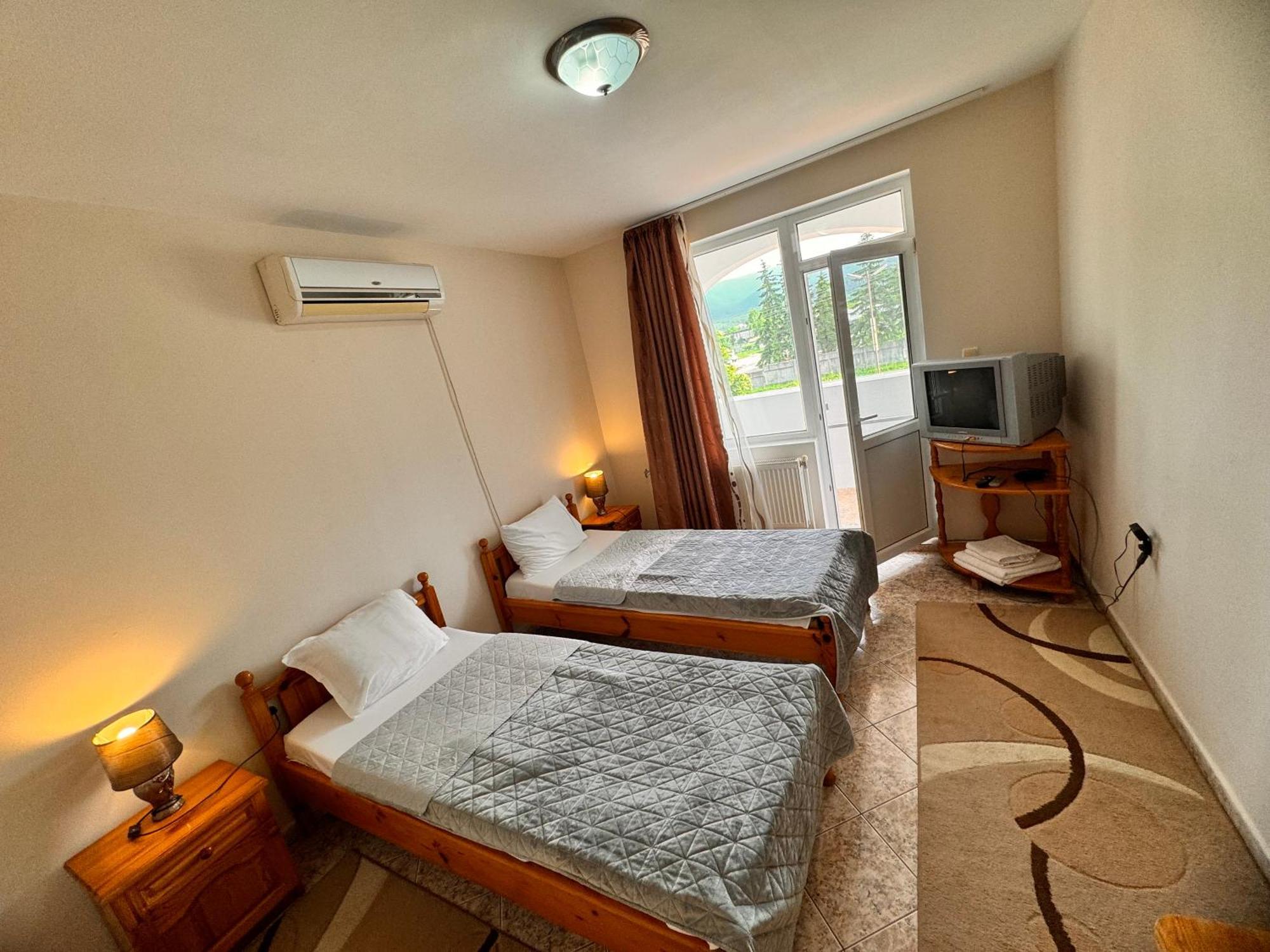 Motel International Berkovitsa Extérieur photo