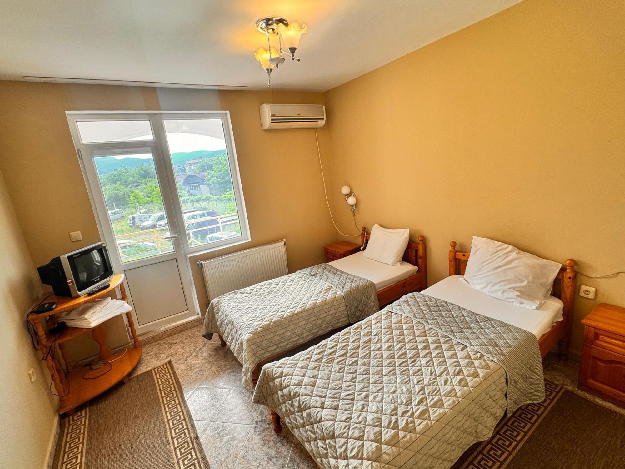 Motel International Berkovitsa Extérieur photo