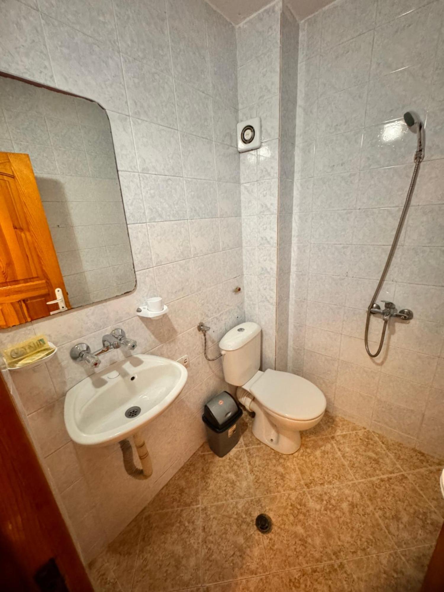 Motel International Berkovitsa Extérieur photo