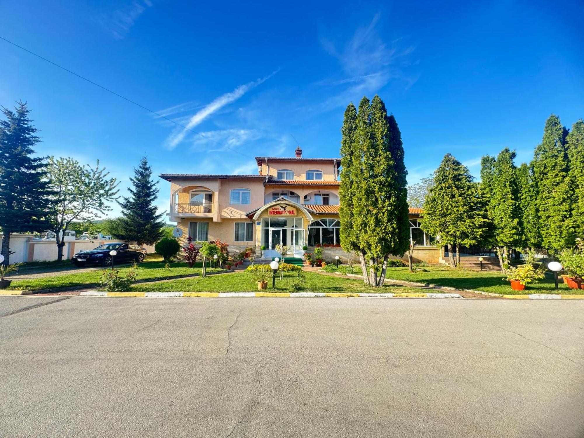 Motel International Berkovitsa Extérieur photo