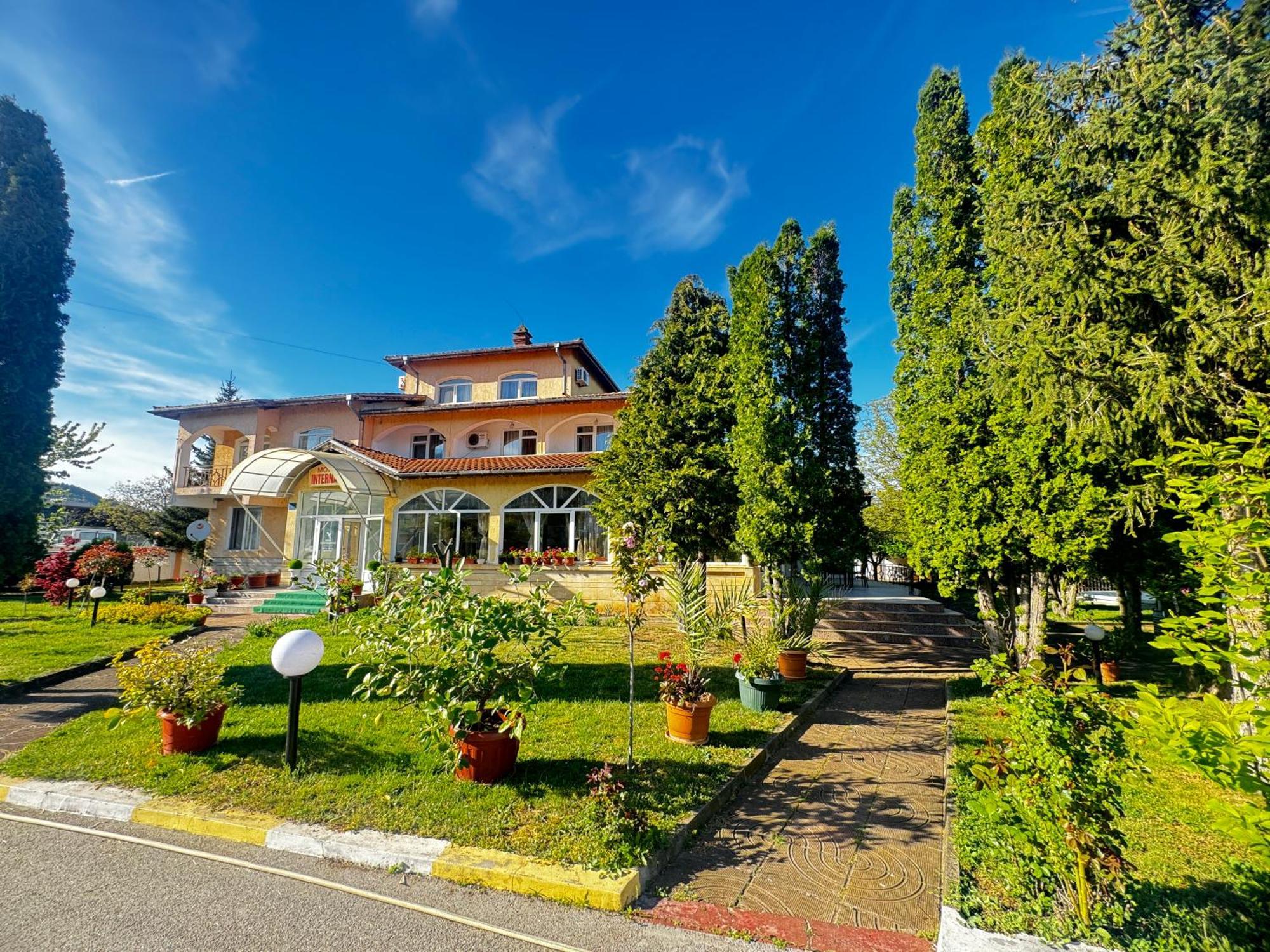 Motel International Berkovitsa Extérieur photo